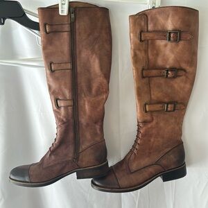 Women boots size 8